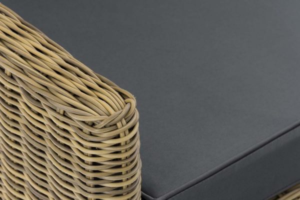 1521099779_be75f56910