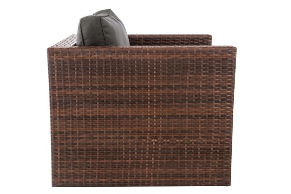 1558513962_1de94361d8